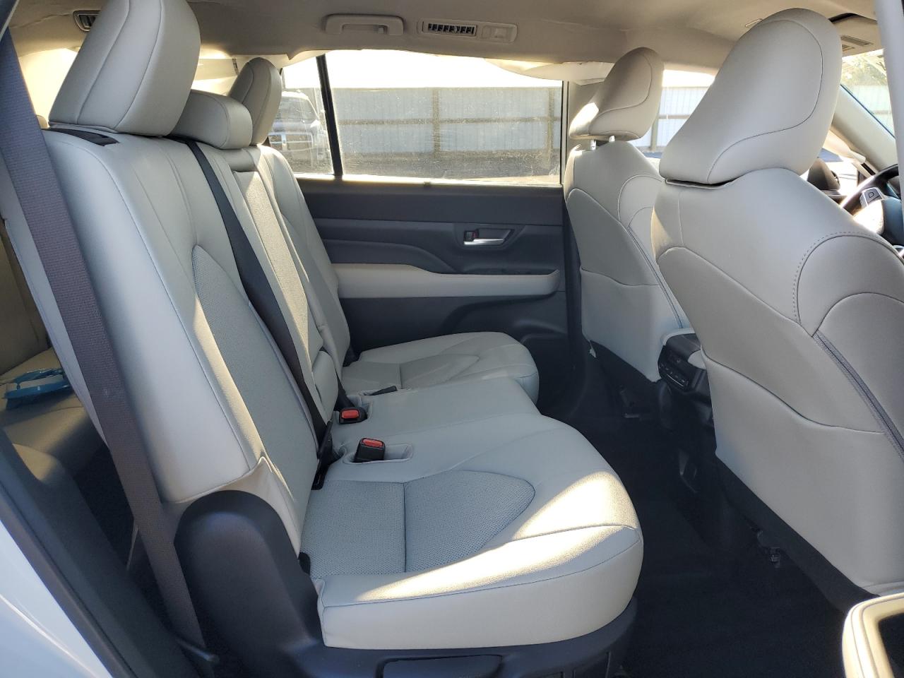 2024 Toyota Grand Highlander Xle VIN: 5TDAAAB5XRS021335 Lot: 90347305