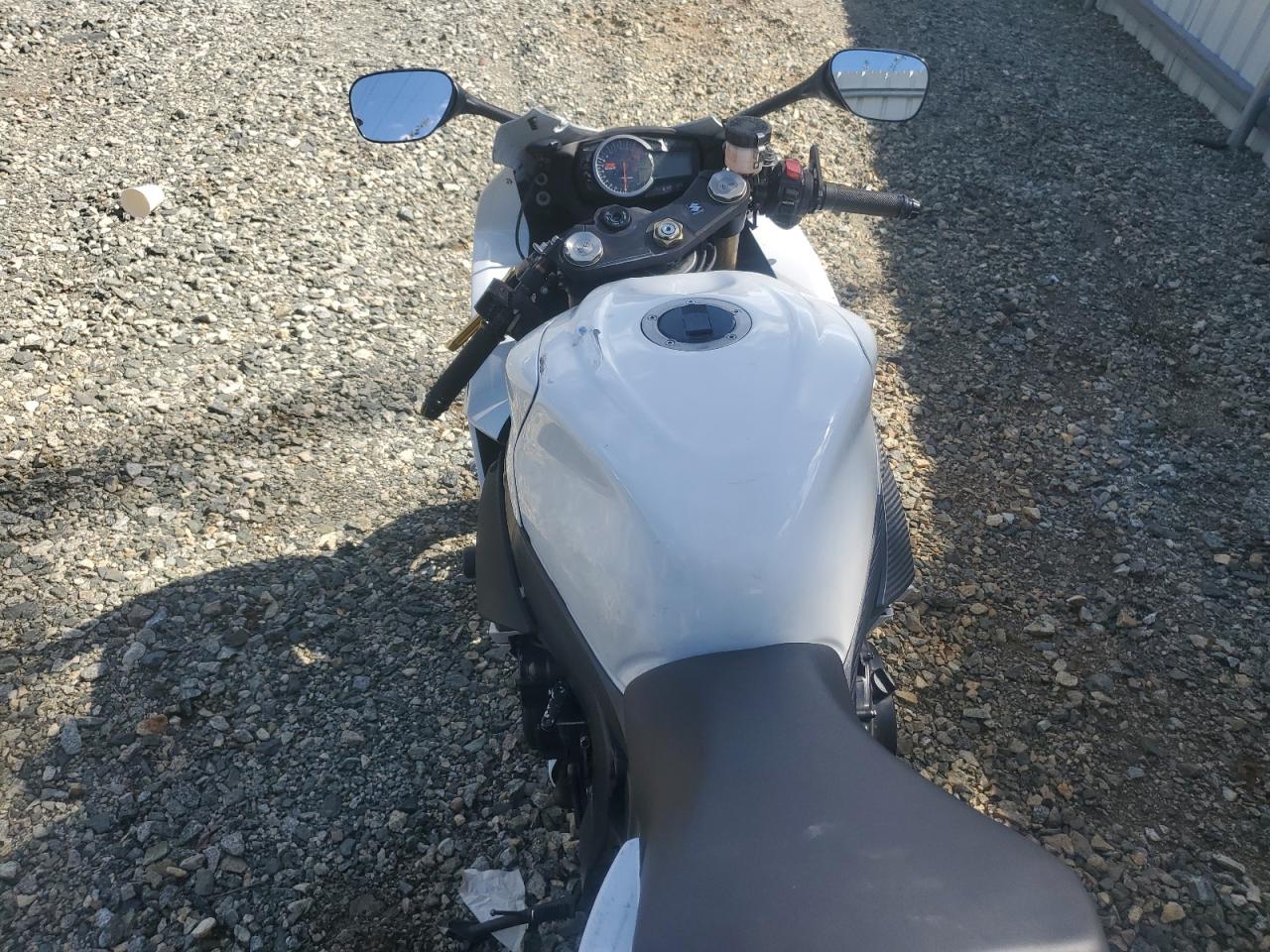 2011 Suzuki Gsx750 VIN: JS1GR7MA2B2101171 Lot: 81877675