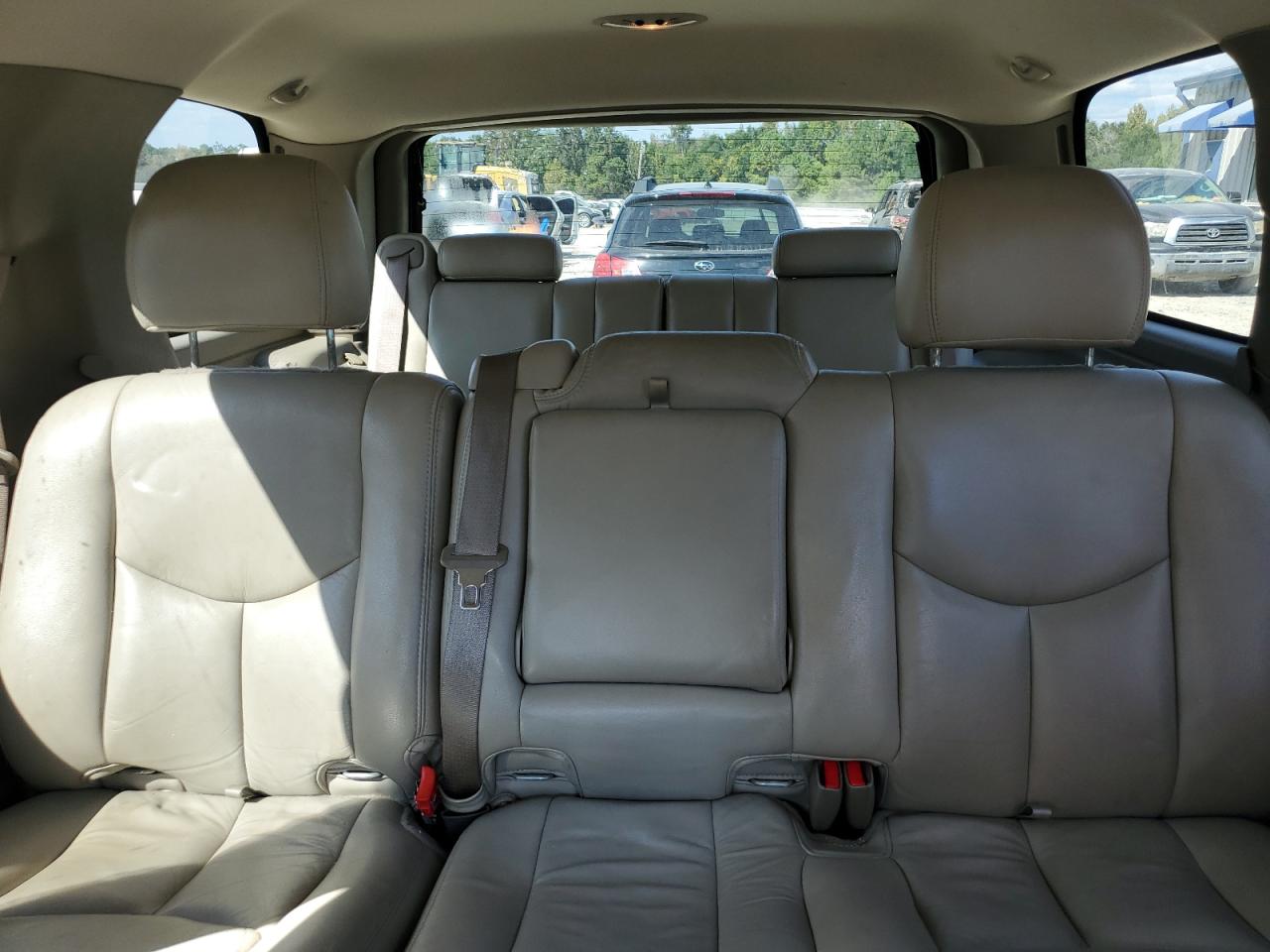 2005 Chevrolet Tahoe C1500 VIN: 1GNEC13Z25J234985 Lot: 70021015