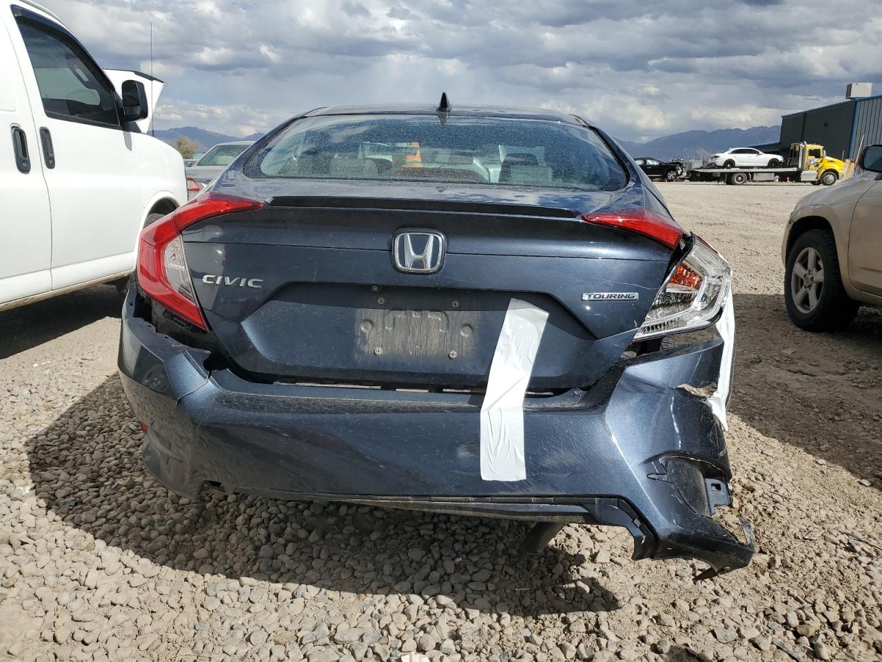 2018 Honda Civic Touring VIN: 19XFC1F98JE000334 Lot: 82198815