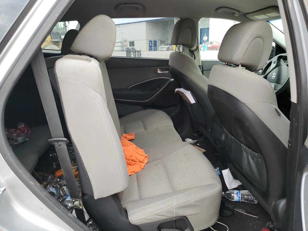 2017 Hyundai Santa Fe Se VIN: KM8SMDHF0HU227587 Lot: 86111125