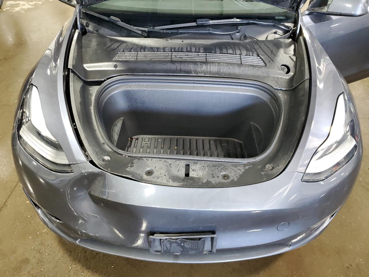 2023 Tesla Model Y VIN: 7SAYGDEE2PF840709 Lot: 90082535