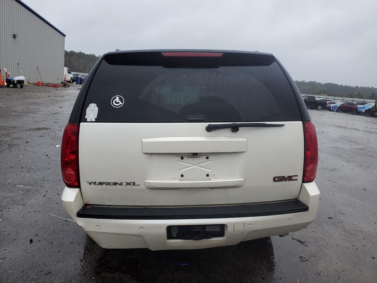 2008 GMC Yukon Xl C1500 VIN: 1GKFC16J88R186986 Lot: 90327535