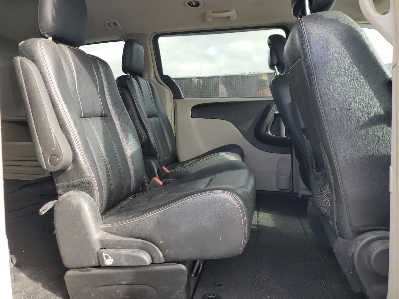 2016 Chrysler Town & Country Touring VIN: 2C4RC1BG2GR120283 Lot: 85340345