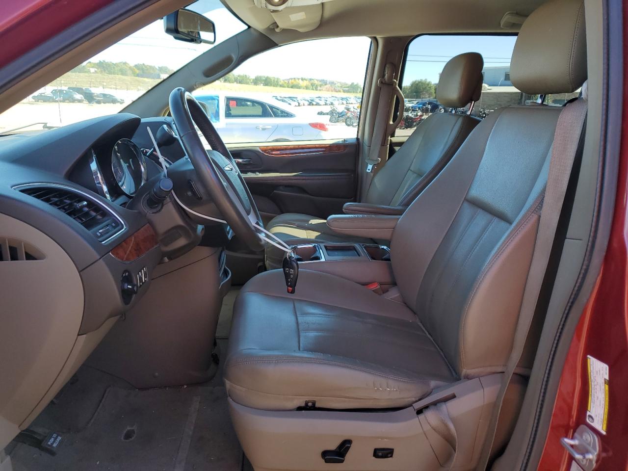 2016 Chrysler Town & Country Touring VIN: 2C4RC1BG2GR213692 Lot: 87213995
