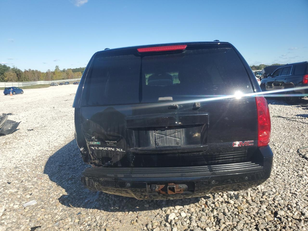 2011 GMC Yukon Xl K1500 Slt VIN: 1GKS2KE36BR256762 Lot: 85321175