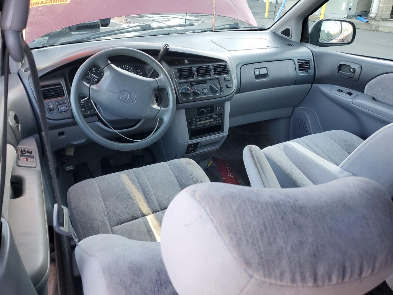 1998 Toyota Sienna Le VIN: 4T3ZF13C6WU088798 Lot: 87411235