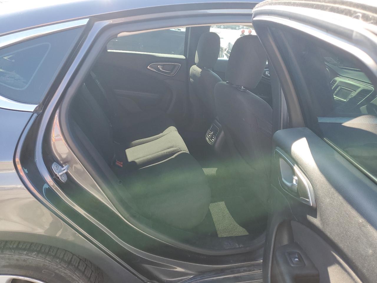 2015 Chrysler 200 Limited VIN: 1C3CCCAB8FN545952 Lot: 81839125