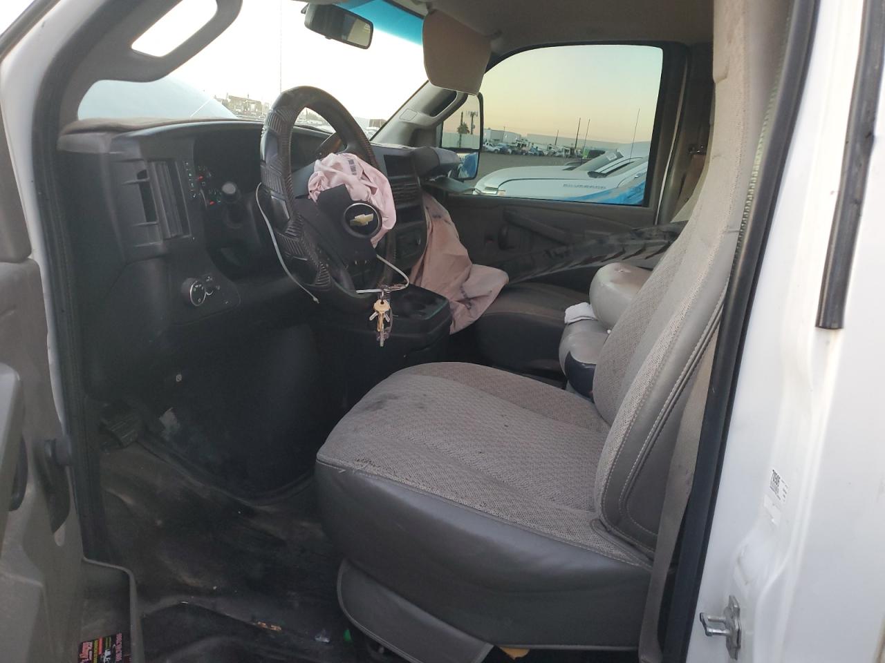 2017 Chevrolet Express Utility / Service Truck VIN: 1GB0GRFF5H1102433 Lot: 82666535