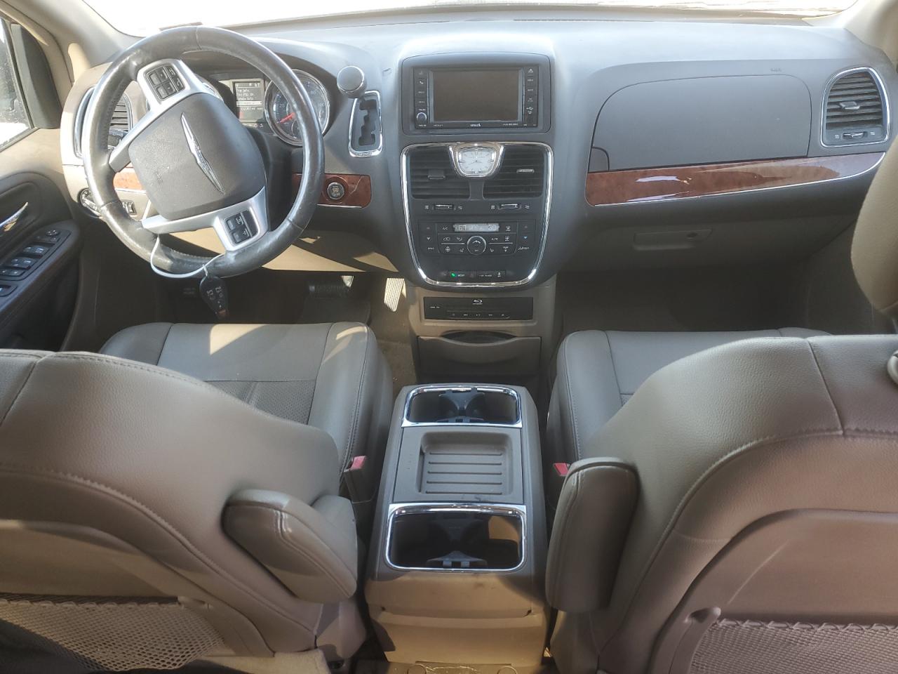 2015 Chrysler Town & Country Touring L VIN: 2C4RC1CG8FR638900 Lot: 81228305