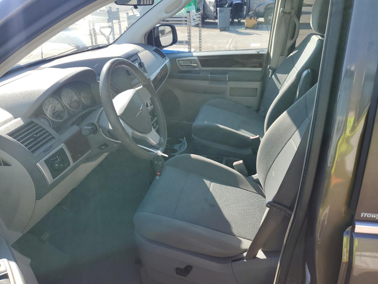 2010 Chrysler Town & Country Touring VIN: 2A4RR5D15AR442352 Lot: 90977765