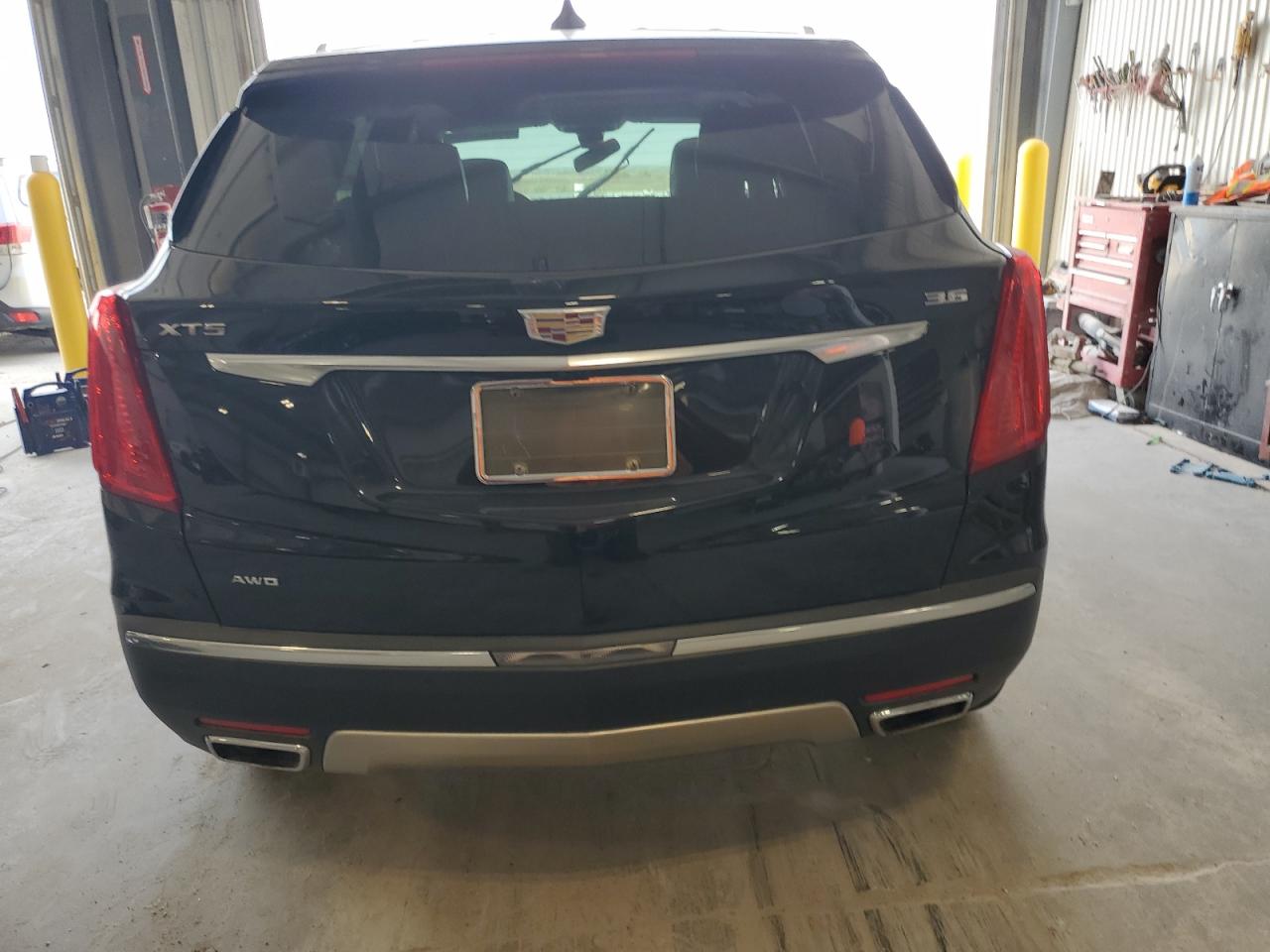 2017 Cadillac Xt5 Platinum VIN: 1GYKNFRSXHZ141189 Lot: 86111785
