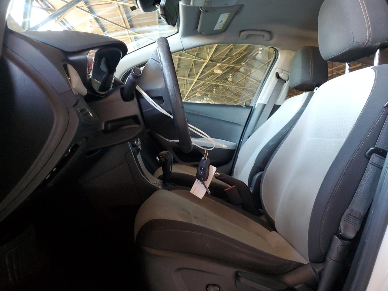 2020 Chevrolet Trax Ls VIN: 3GNCJKSB5LL325083 Lot: 82100625