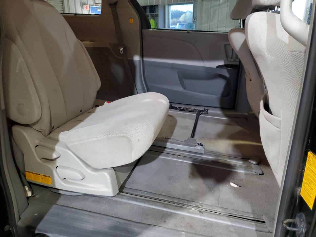 2011 Toyota Sienna Le VIN: 5TDKK3DC7BS069826 Lot: 84405645