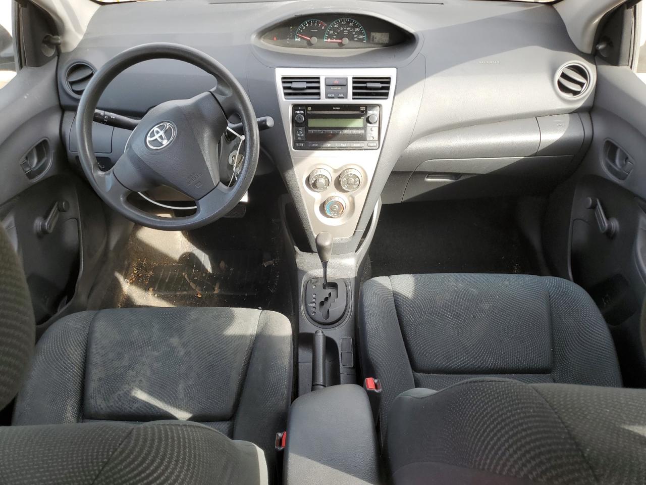 2009 Toyota Yaris VIN: JTDBT903291307658 Lot: 81899975