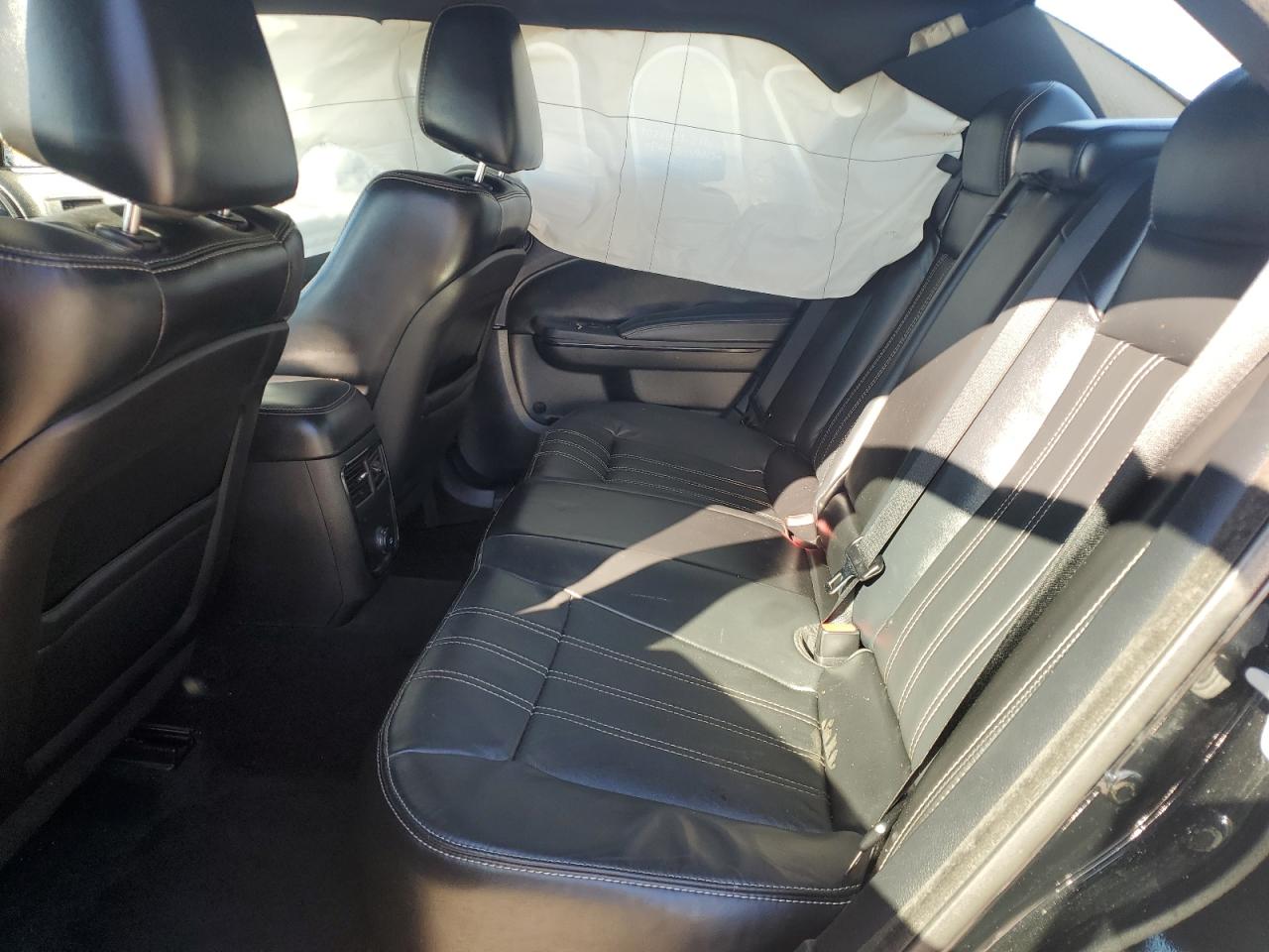 2014 Chrysler 300 S VIN: 2C3CCABG0EH328353 Lot: 82603295