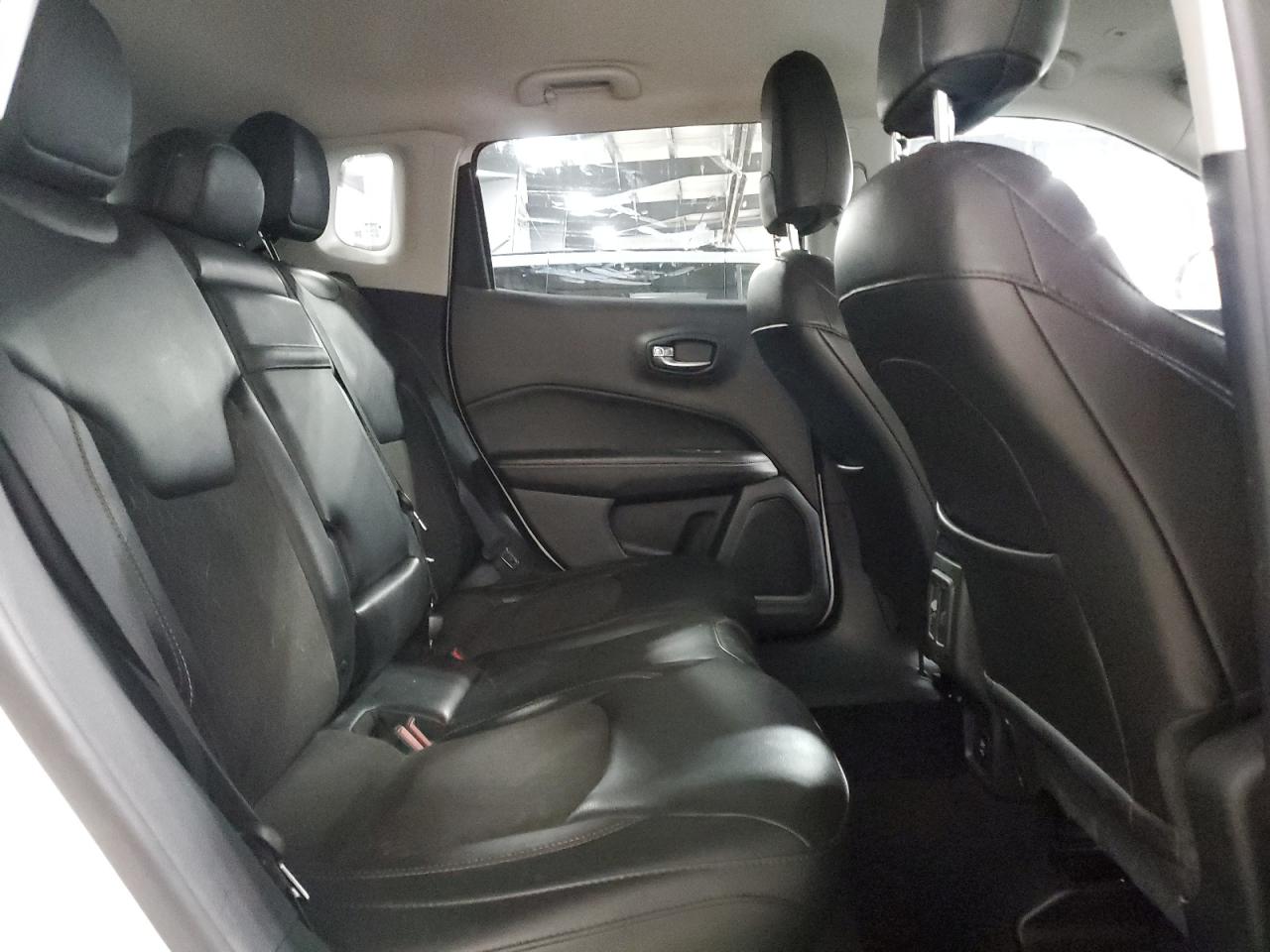 2018 Jeep Compass Latitude VIN: 3C4NJDBB4JT350261 Lot: 85734295