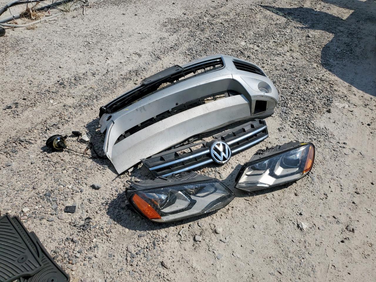 2013 Volkswagen Touareg V6 Tdi VIN: WVGEP9BP0DD013339 Lot: 82204715