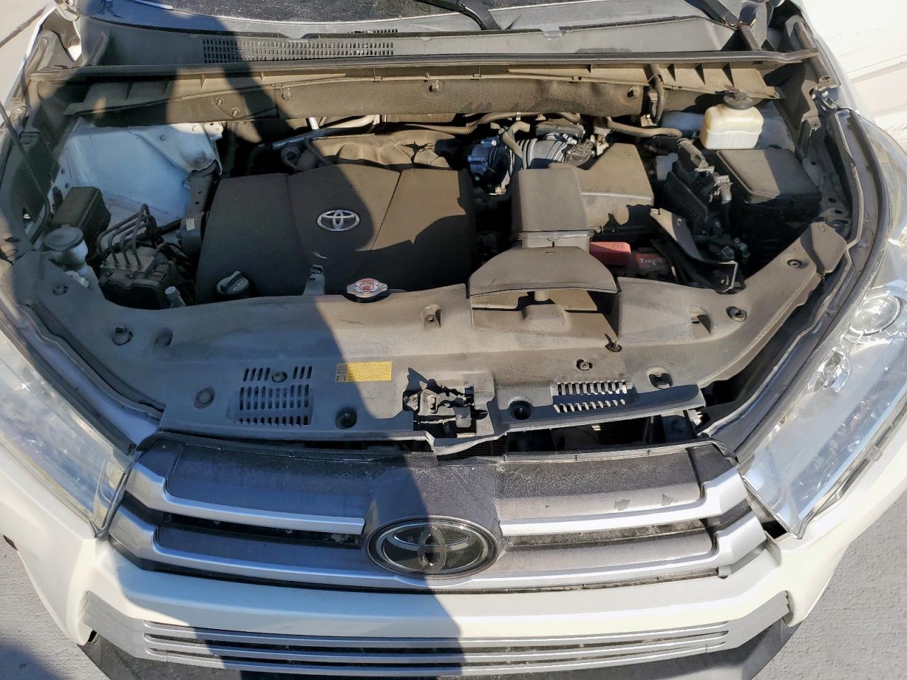 2018 Toyota Highlander Se VIN: 5TDJZRFH2JS892312 Lot: 85932365