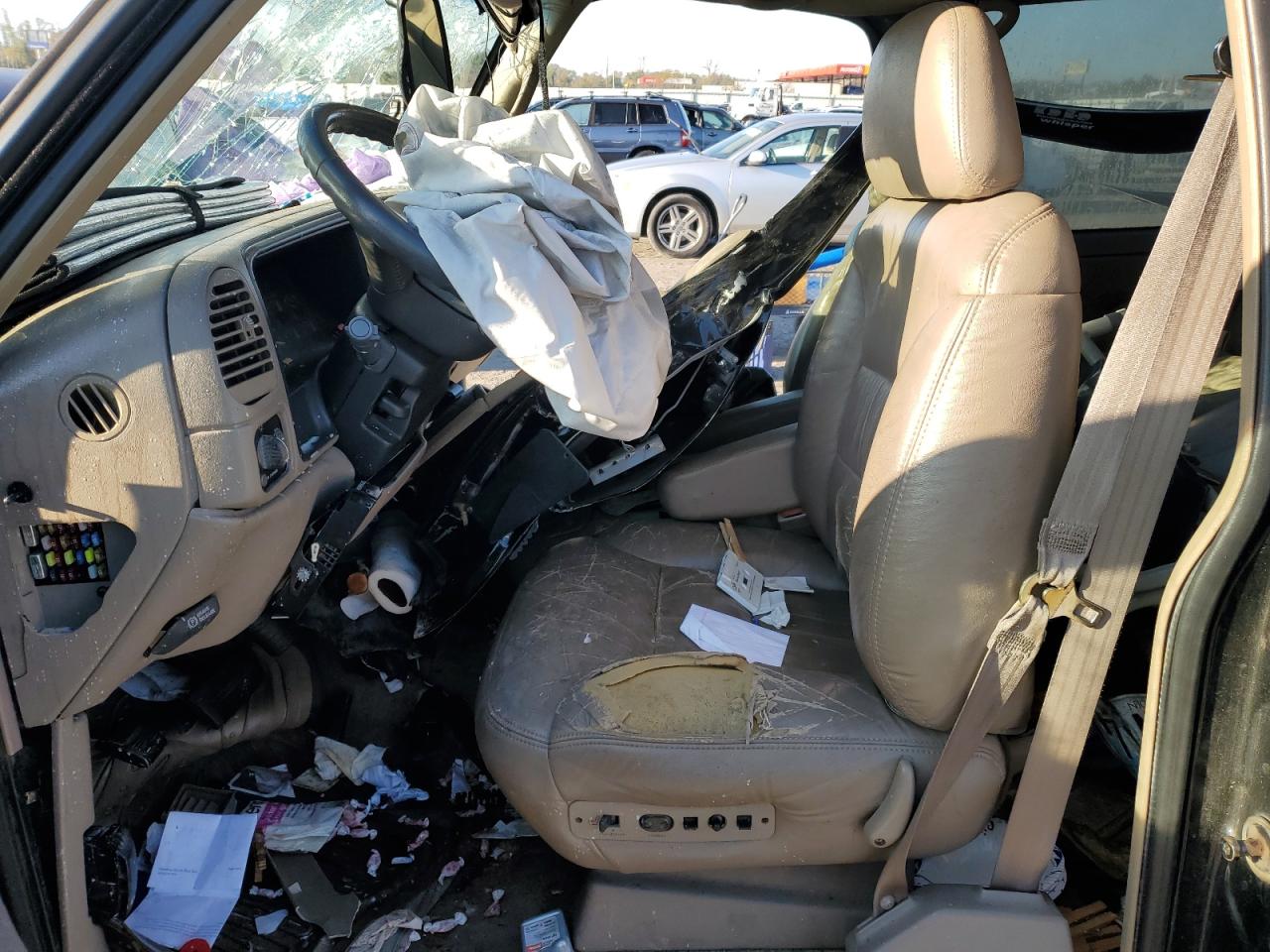 1999 GMC Suburban K2500 VIN: 3GKGK26J9XG527906 Lot: 90121165