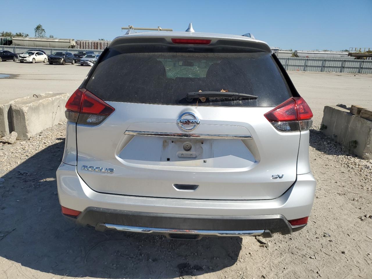 2018 Nissan Rogue S VIN: KNMAT2MT5JP570953 Lot: 82274295