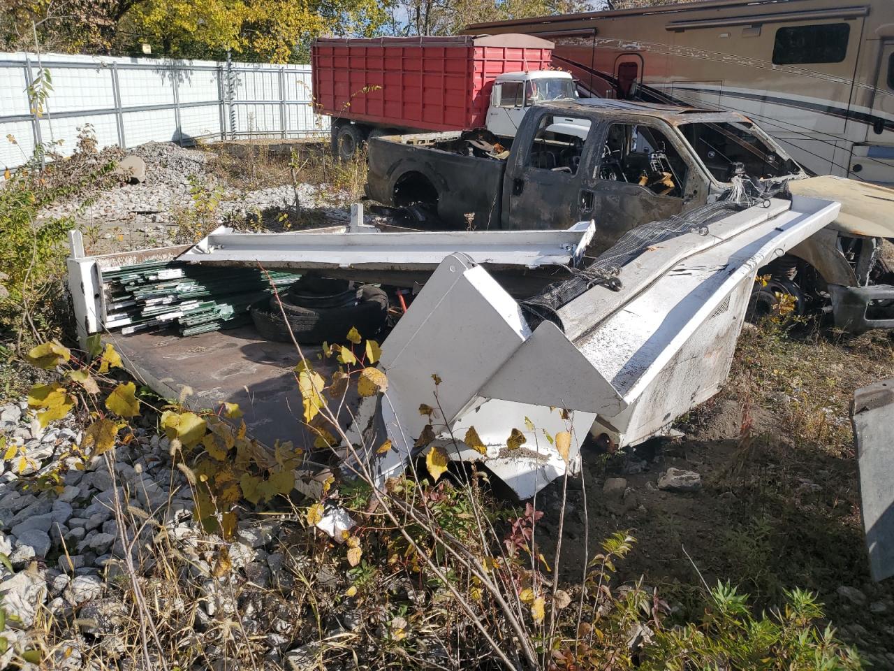 2005 Ford F450 Super Duty VIN: 1FDXF46P65EA69841 Lot: 89875865