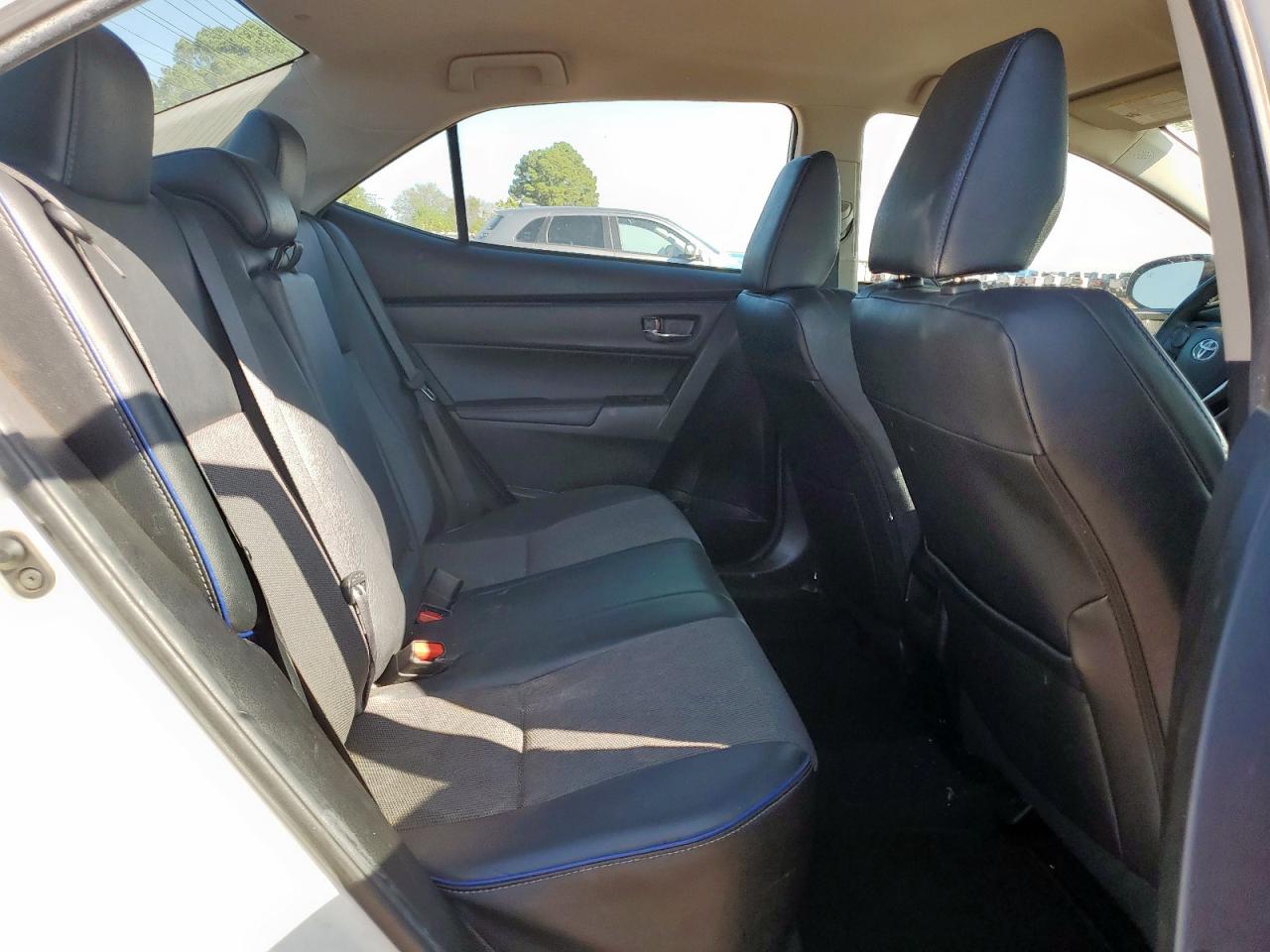 2018 Toyota Corolla L VIN: 5YFBURHE4JP784045 Lot: 85371955