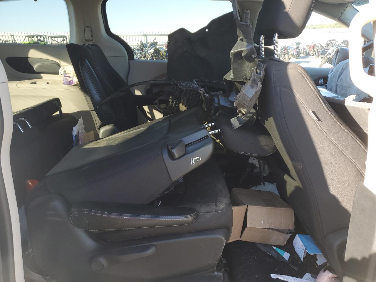 2020 Chrysler Voyager Lx VIN: 2C4RC1CG0LR113289 Lot: 86124615