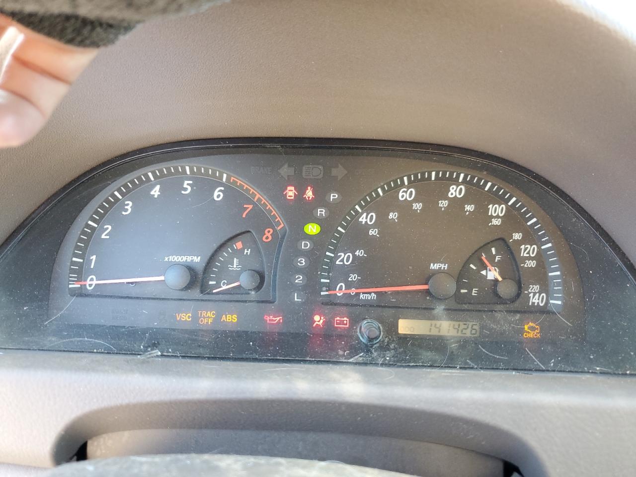 2004 Toyota Camry Le VIN: 4T1BF30K84U573104 Lot: 89807405