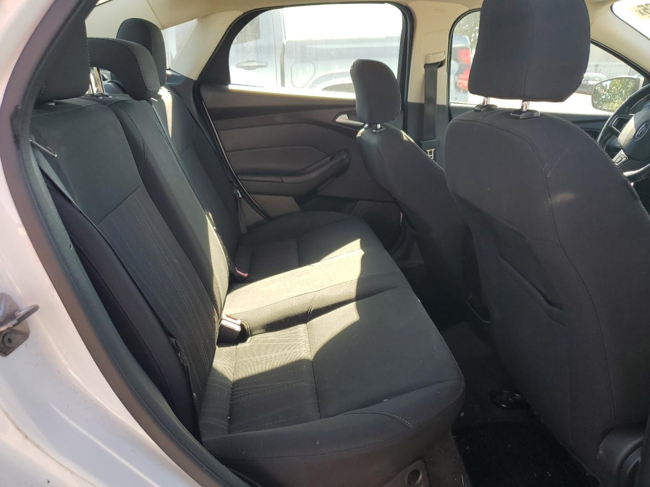 2015 Ford Focus Se VIN: 1FADP3F24FL355595 Lot: 82422065