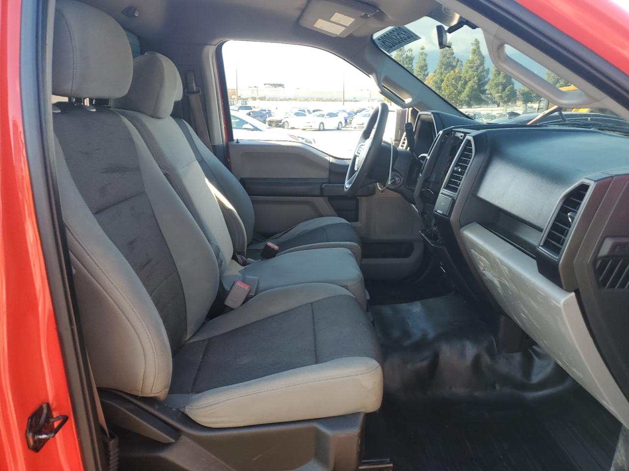 2017 Ford F150 VIN: 1FTMF1C82HKE25811 Lot: 82532025