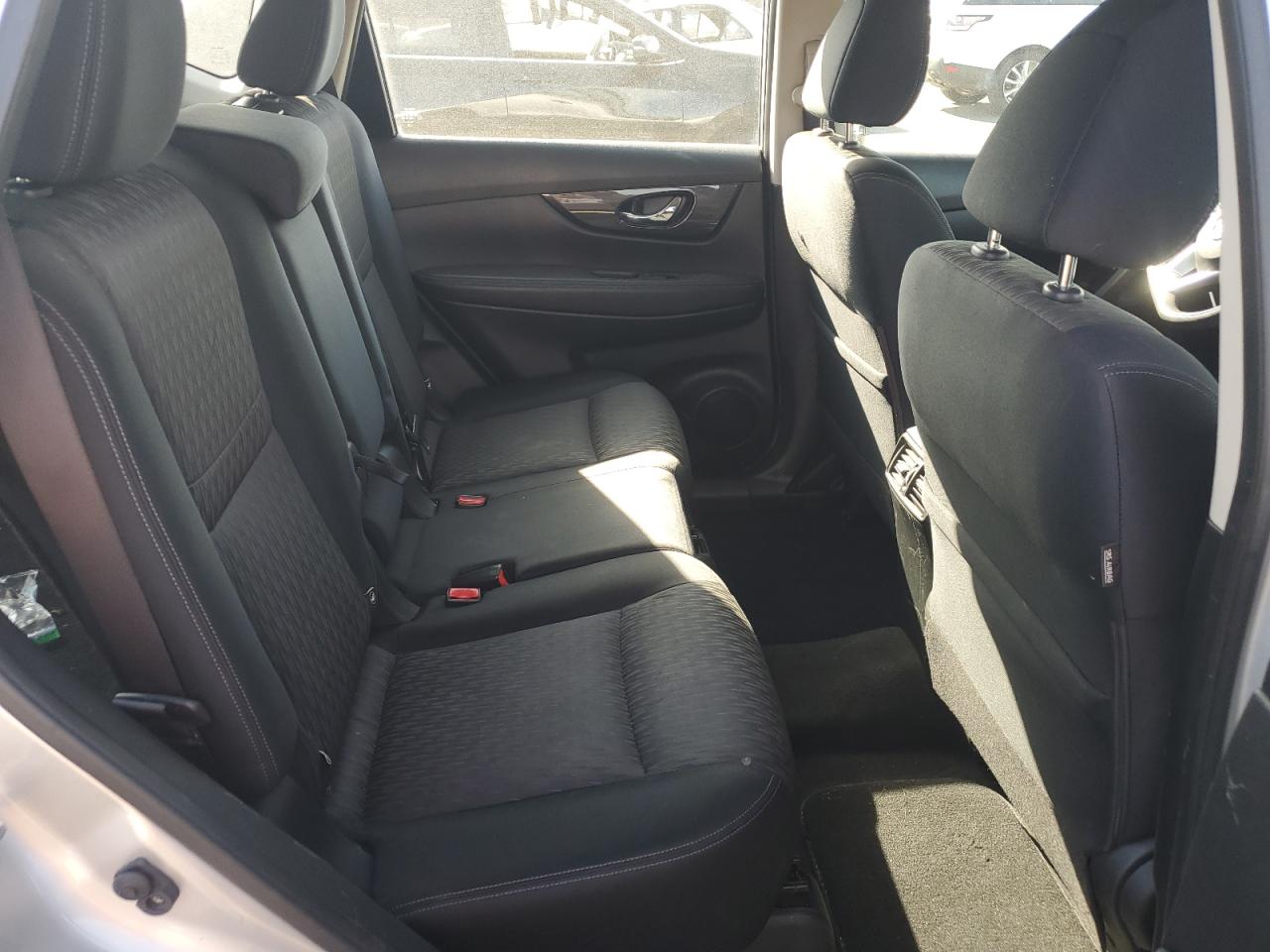 2017 Nissan Rogue S VIN: JN8AT2MV9HW250685 Lot: 85661125