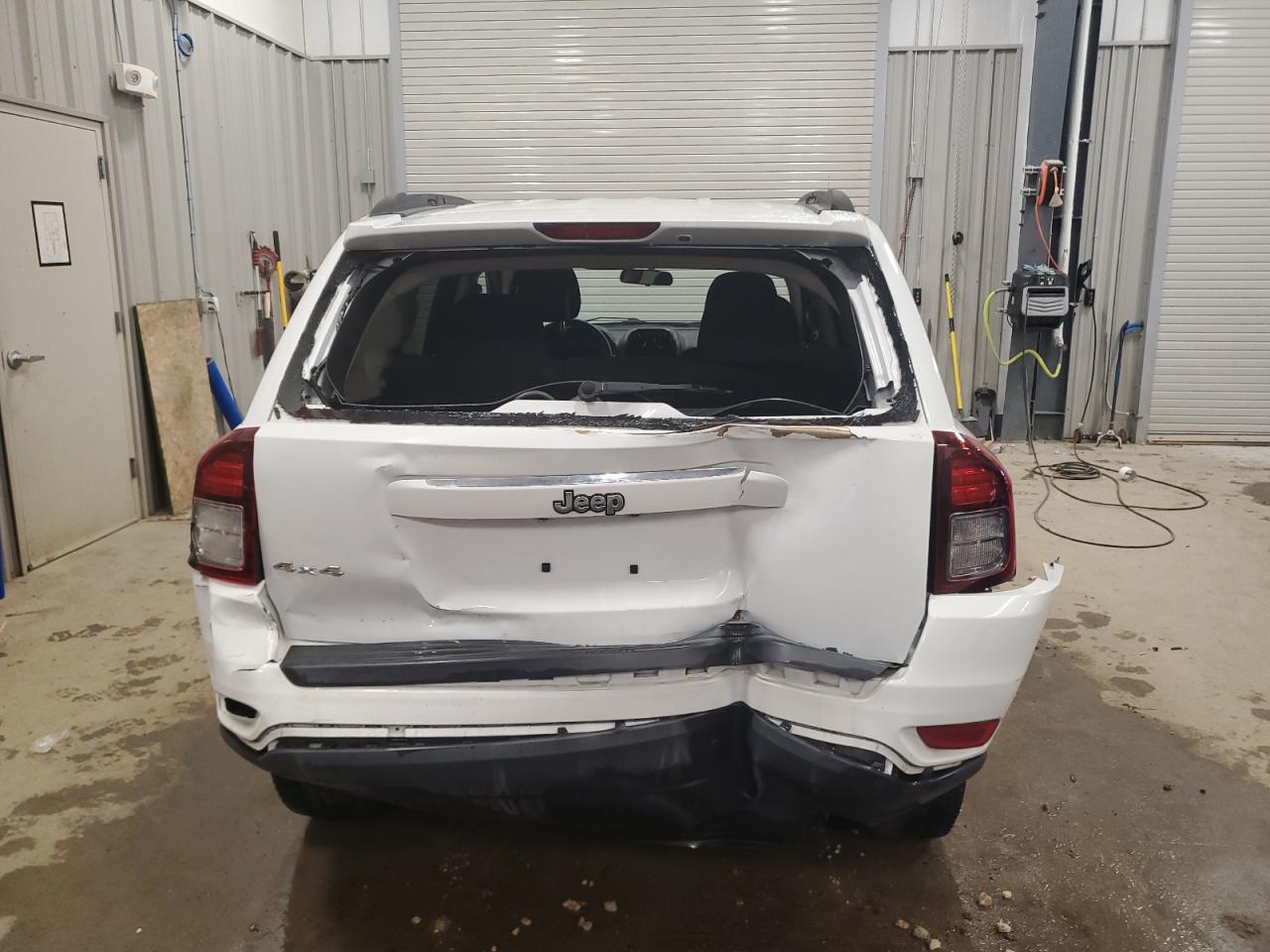 2014 Jeep Compass Sport VIN: 1C4NJDBB2ED762111 Lot: 84924405