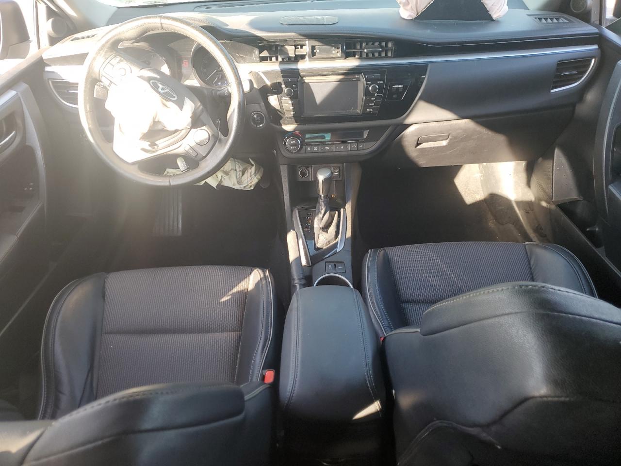 2015 Toyota Corolla L VIN: 5YFBURHEXFP289355 Lot: 85300165