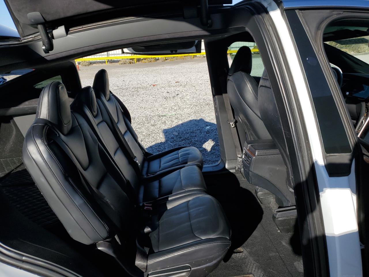 2020 Tesla Model X VIN: 5YJXCAE23LF260968 Lot: 85529105