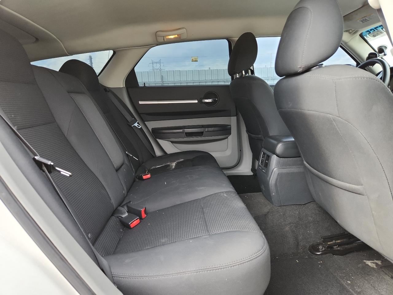 2008 Dodge Magnum Sxt VIN: 2D4FV37V18H261744 Lot: 89565765