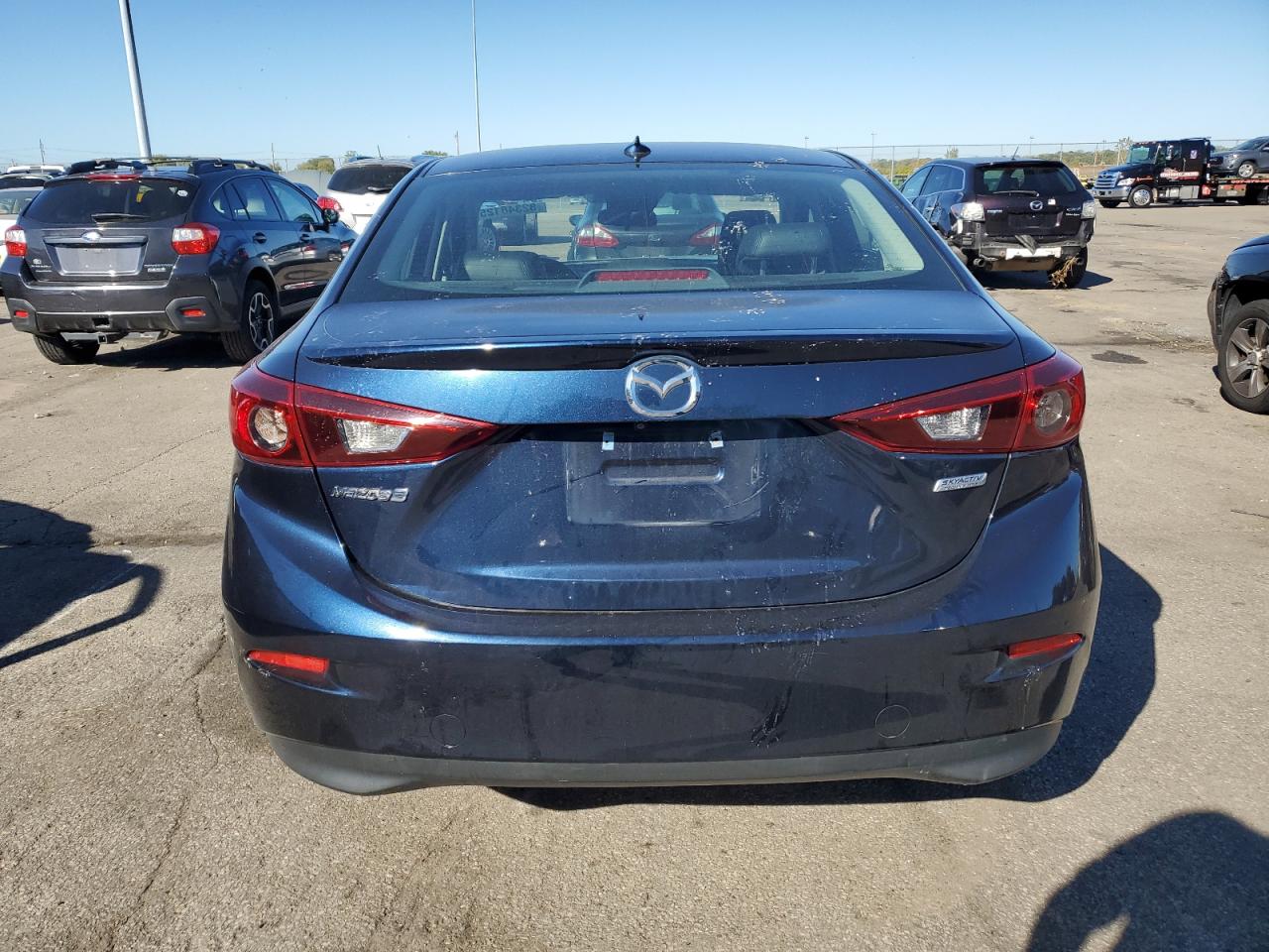 2018 Mazda 3 Touring VIN: 3MZBN1V32JM239810 Lot: 82348125