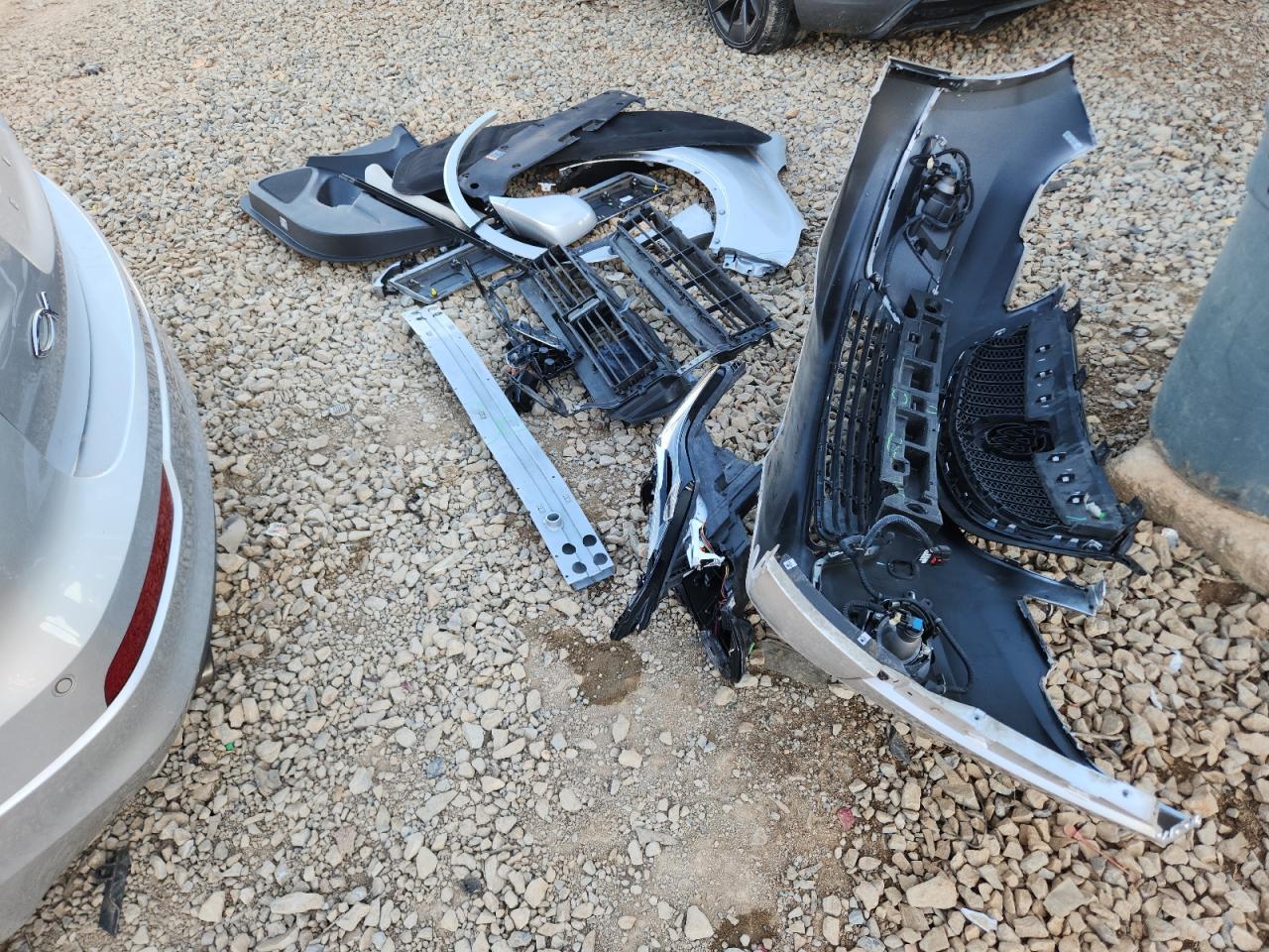 2017 Buick Envision Essence VIN: LRBFXBSA5HD094371 Lot: 82433095