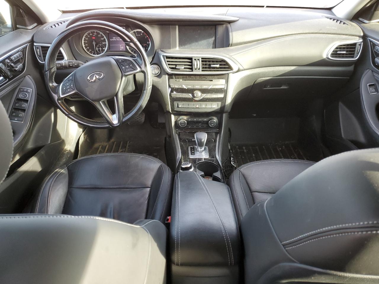 QX30 QX30