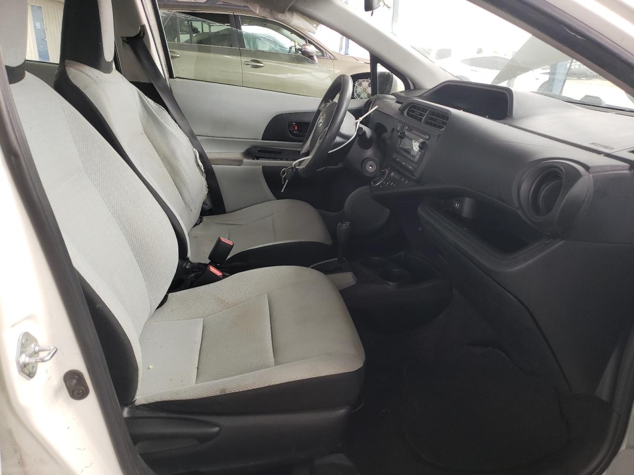 2014 Toyota Prius C VIN: JTDKDTB38E1558217 Lot: 82754605