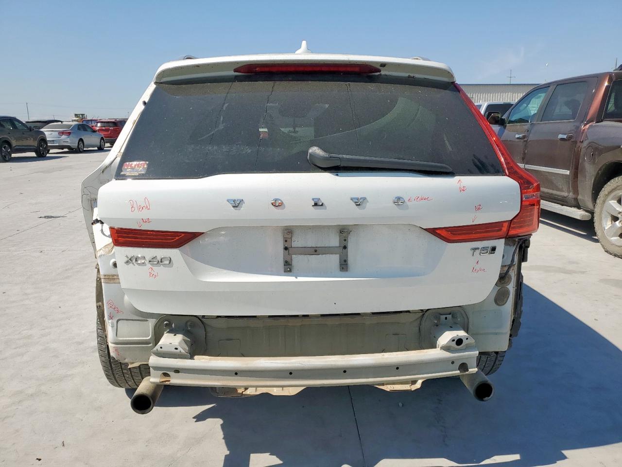 2019 Volvo Xc60 T5 VIN: LYV102RKXKB186768 Lot: 85666365