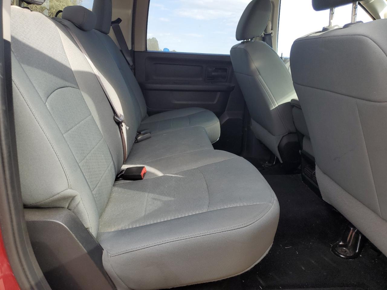 2015 Ram 1500 St VIN: 1C6RR7KG9FS560765 Lot: 85886915