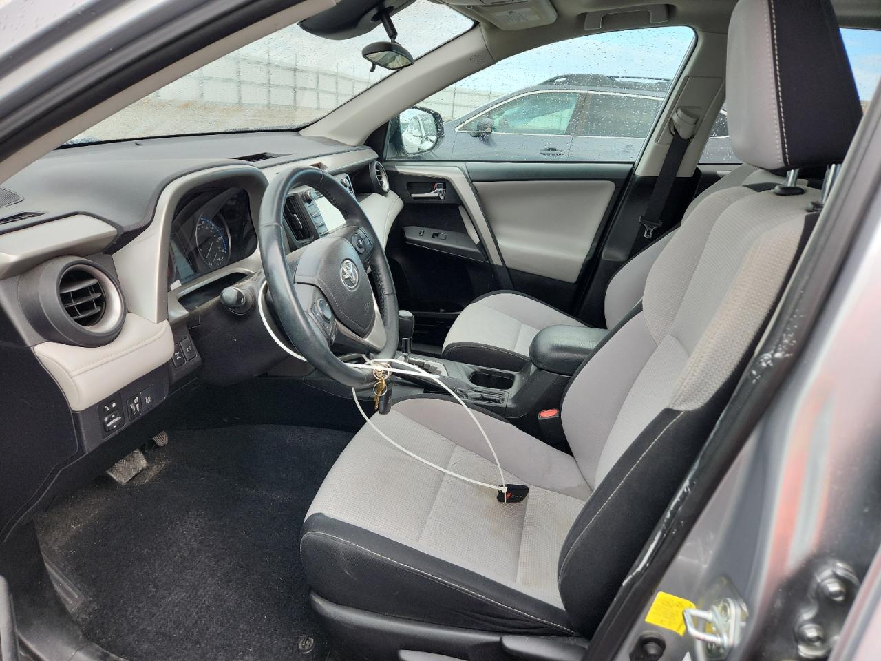 2017 Toyota Rav4 Xle VIN: 2T3RFREV5HW677955 Lot: 83836505