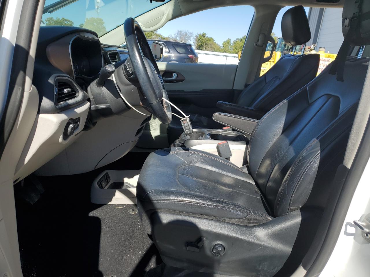 2018 Chrysler Pacifica Touring L VIN: 2C4RC1BG7JR113661 Lot: 87064125