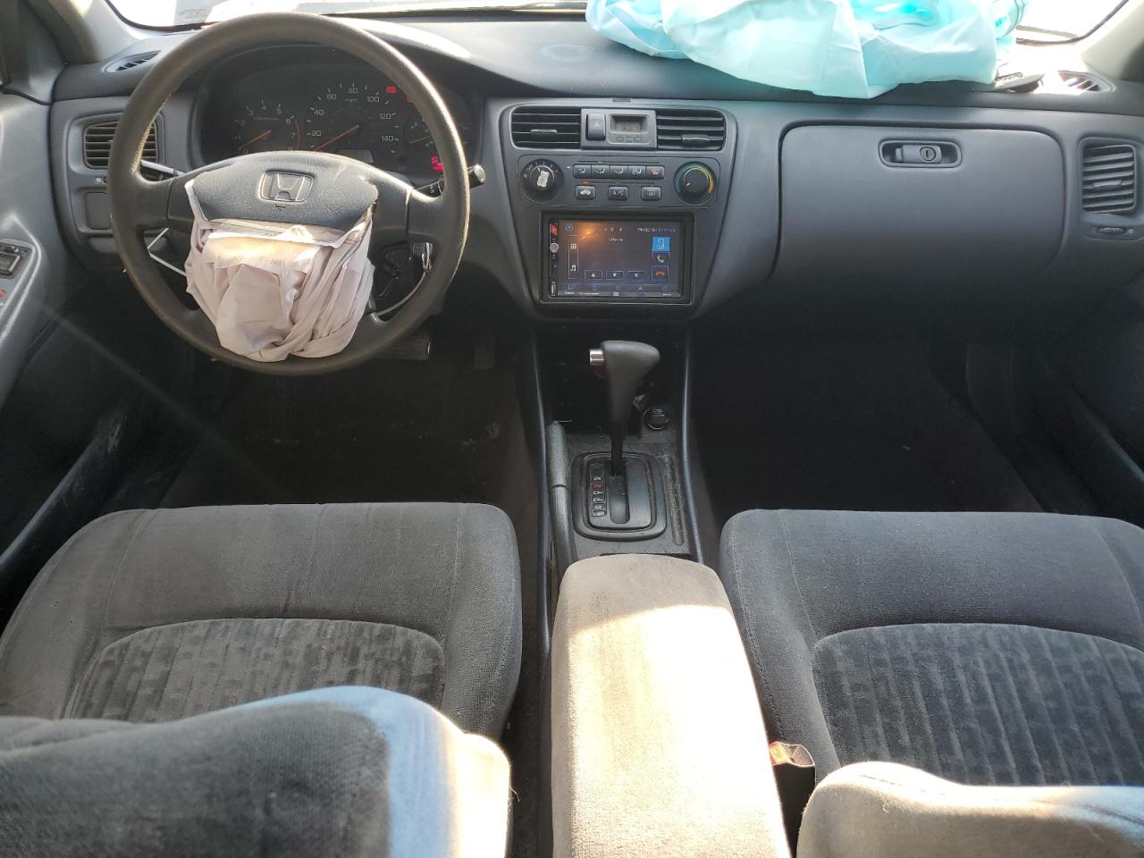 1998 Honda Accord Ex VIN: 1HGCG5656WA262537 Lot: 85391365