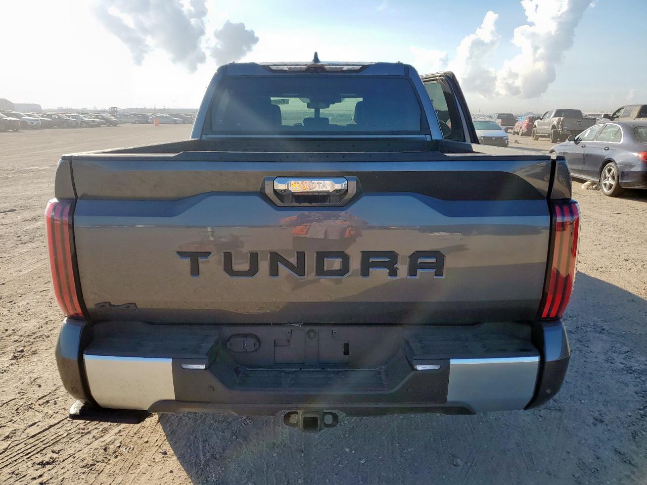 2025 Toyota Tundra Crewmax Limited VIN: 5TFJA5DB8SX238702 Lot: 85550555