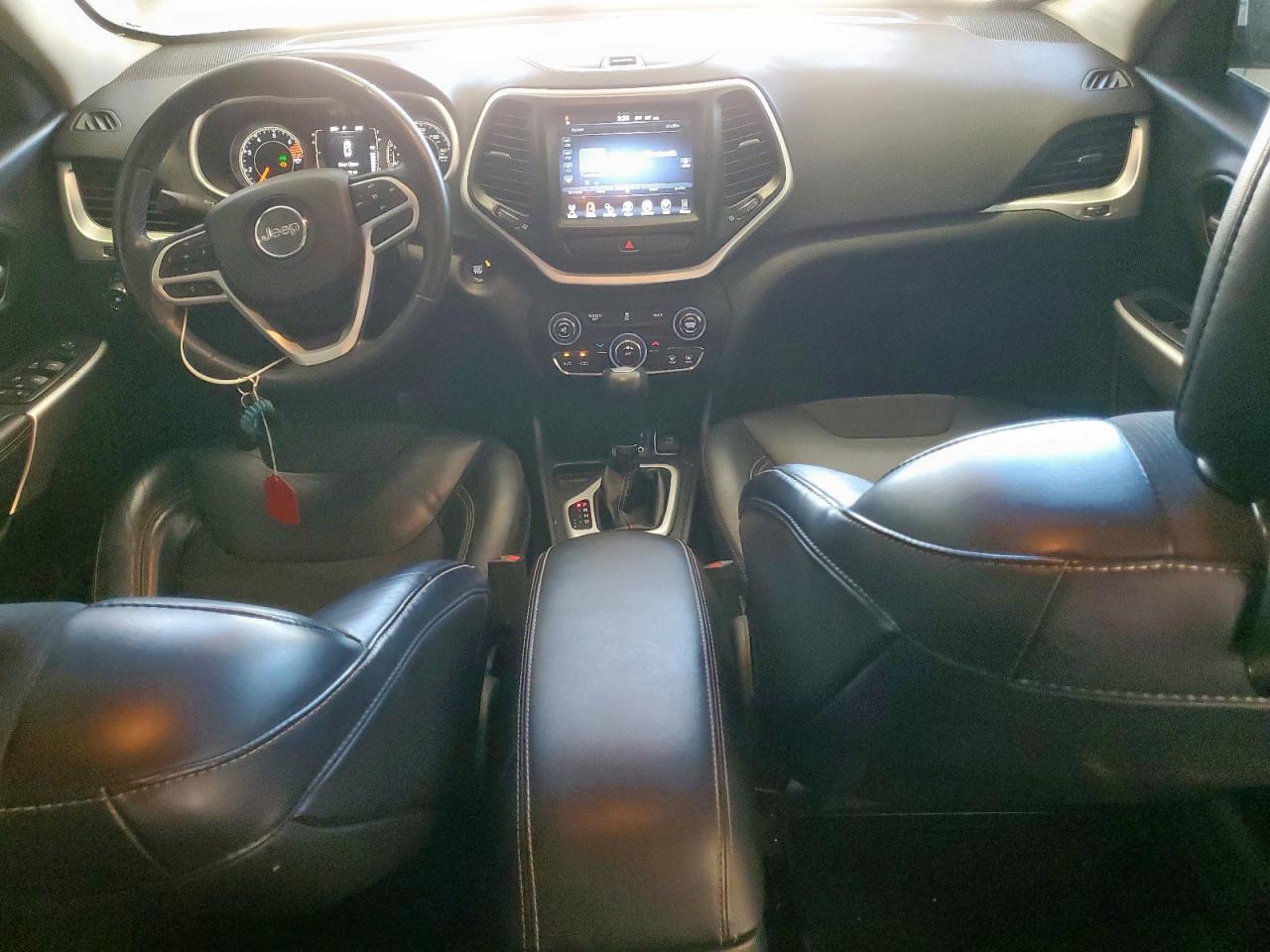 2018 Jeep Cherokee Latitude Plus VIN: 1C4PJLLB9JD551712 Lot: 82367525