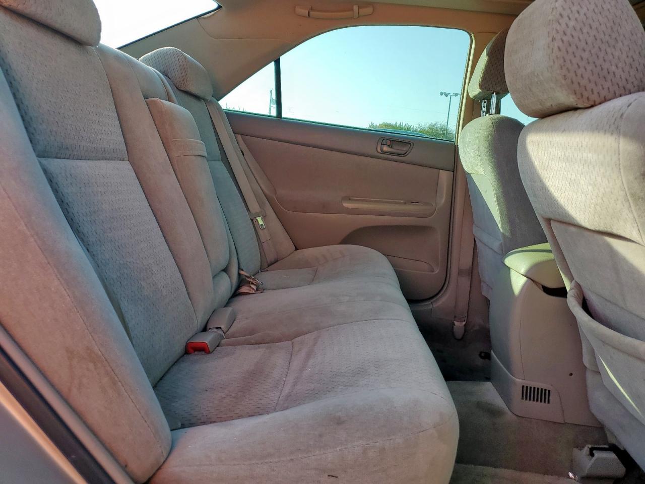 2004 Toyota Camry Le VIN: 4T1BE32K44U303917 Lot: 84217835