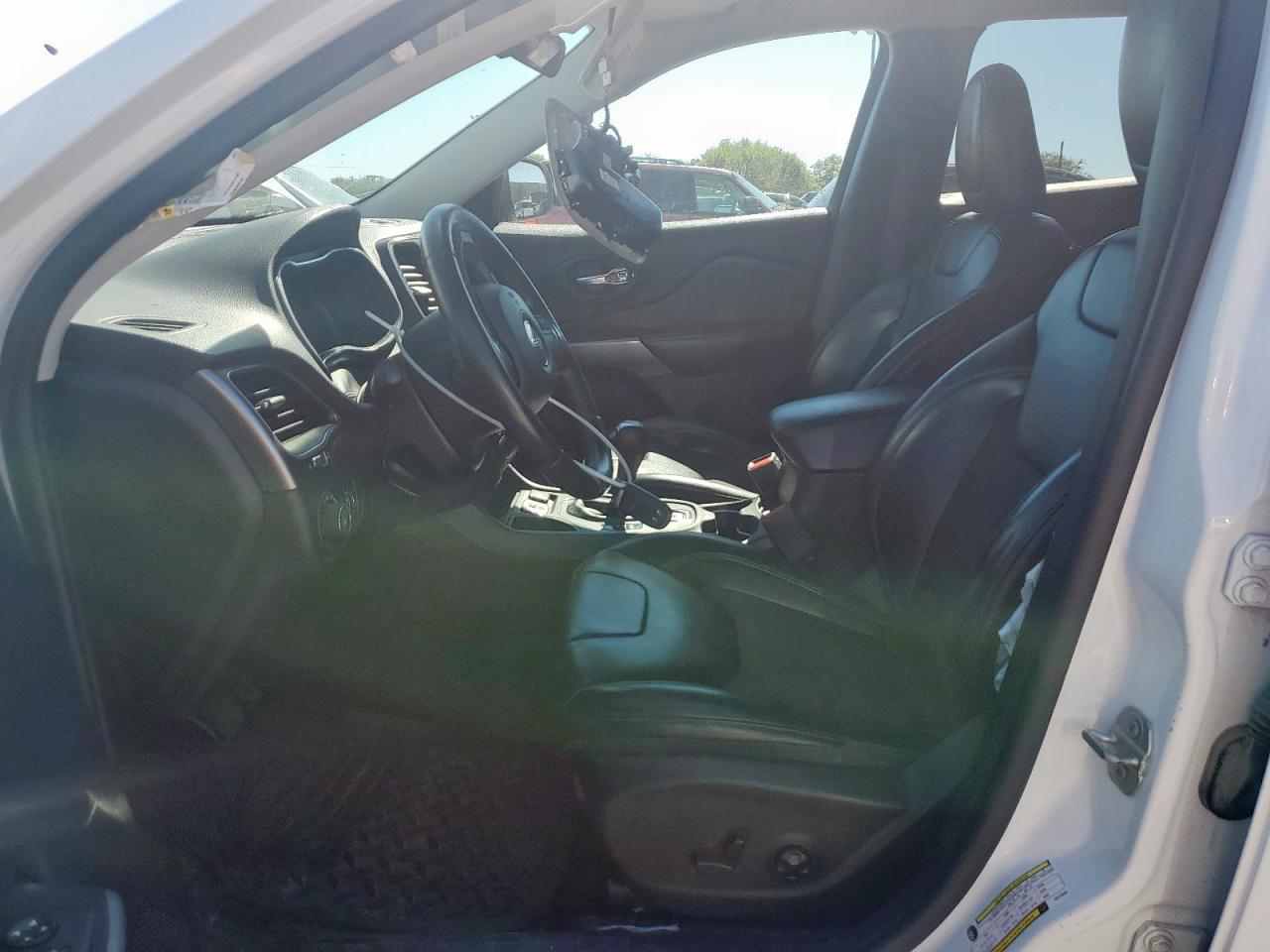 2019 Jeep Cherokee Latitude Plus VIN: 1C4PJLLB2KD176392 Lot: 86108665