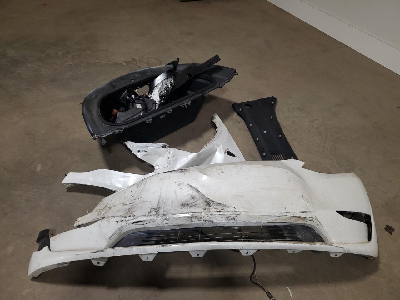 2021 Tesla Model Y VIN: 5YJYGDEE1MF086033 Lot: 85854375